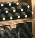 wines_keller_flaschenstapel_11-2000